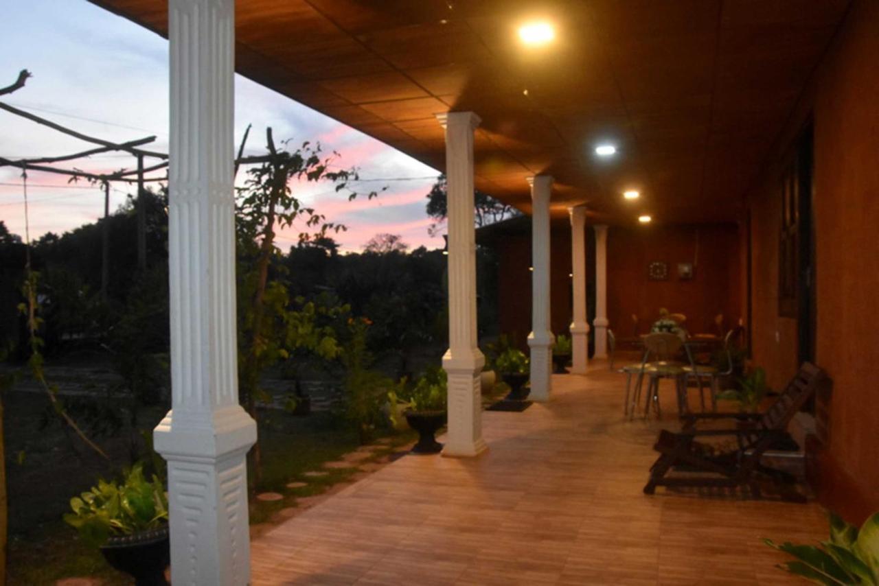 Meegahapokuna Resort Anuradhapura Eksteriør bilde